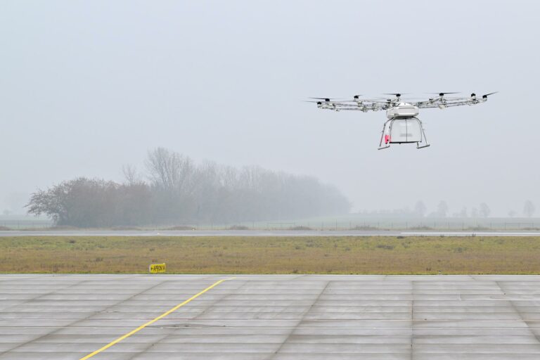 De­con­flic­tion of un­crewed and crewed air­craft test­ed at Magde­burg-Cochst­edt Air­port